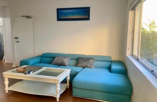 Narrabeen Apartment | Coastal Retreat- Beach, Lagoon & Cafes Just Steps from Your Door!
