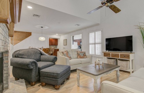 Port Arthur House | Coastal Style Townhome next to Golf Course - Sleeps up to 8