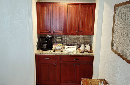 Port Arthur House | Coastal Style Townhome next to Golf Course - Sleeps up to 8
