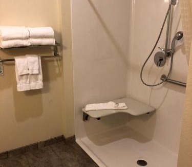 Paxton Hotel | Cobblestone Hotel & Suites - Paxton