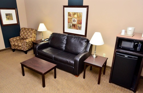 Lake View Hotel | Cobblestone Inn and Suites - Lake View