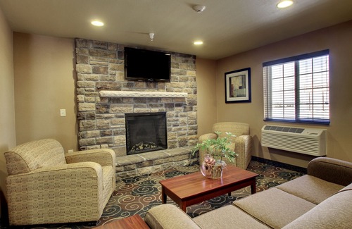 Bottineau Hotel | Cobblestone Inn & Suites - Bottineau