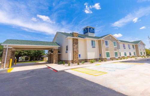 Winters Hotel | Cobblestone Inn & Suites - Winters