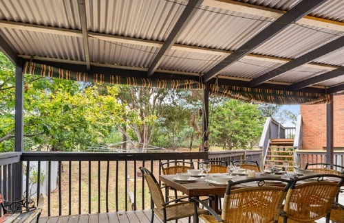 Jindabyne House | Cobbon Retreat - 5BR House l Pet Friendly l Large Fenced Backyard l WiFi l Great Location