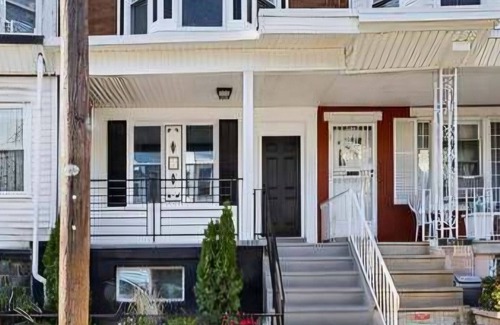 Primos Secane House | Cobbs Creek Neighborhood Rental