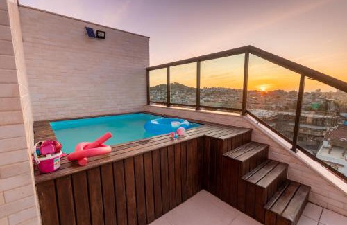 Taio Apartment | Cobertura Pé na Areia com Piscina e Churrasqueira Privativas e Vista para o Mar a 50 m da Praia dos Anjos- SAUNA PISCINA ACADEMIA