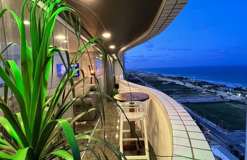 Praia do Futuro I Apartment | Cobertura vista mar com deck privativo