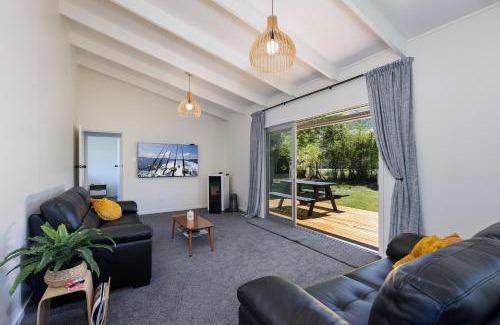 Anakiwa House | Cobham Crib - Anakiwa Holiday Home