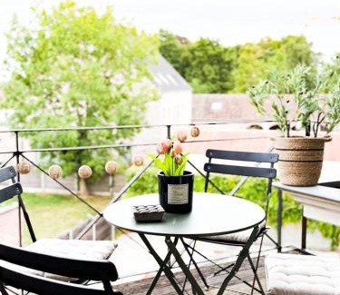 Mellet Apartment | COCO a unique quiet home with private parking