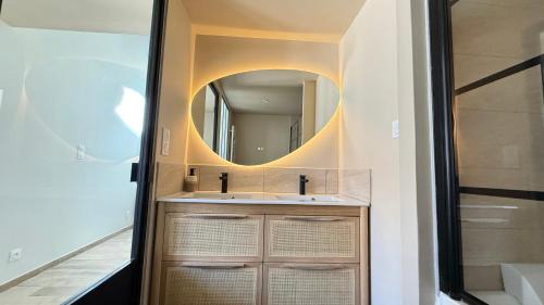 Laval Apartment | COCON Mayennais - Loft Balnéo Laval - Loveroom