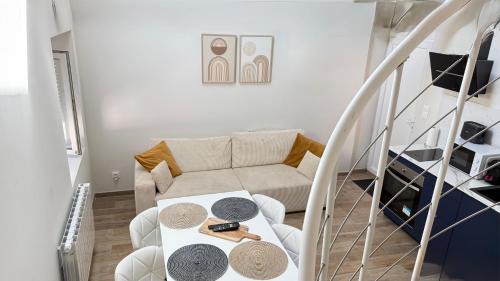 Laval Apartment | COCON Mayennais - Loft Balnéo Laval - Loveroom