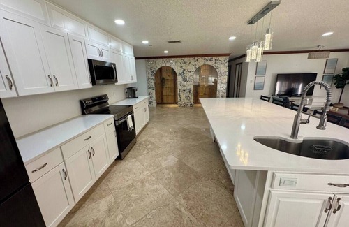 Coconut Creek House | Coconut Creek Poolside Retreat