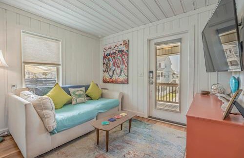 Cherry Grove Beach House | Coconut Flats Duplex- Upstairs-