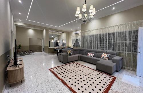 Batu Pahat Villa | CofyHill Retreat (Karaoke Villa for 16 - 25 pax)