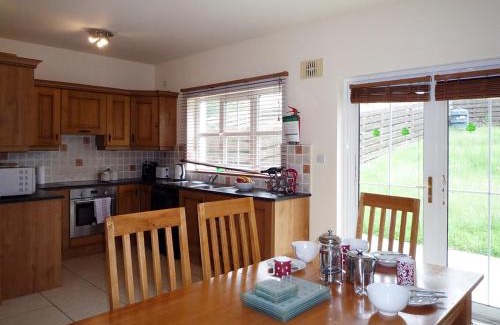 Dingle House | Cois Chnoic Holiday Home Dingle by Trident Holiday Homes