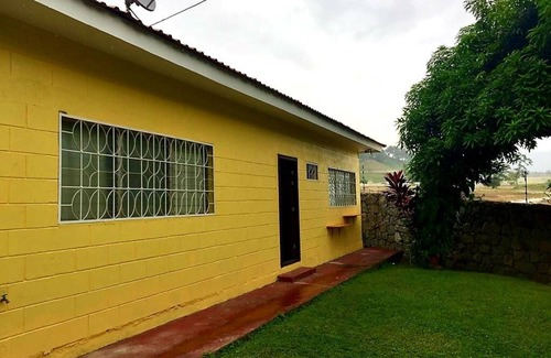 Sector 1 Nor-Oeste House | Colibri Double Room - Casa Armenta B&B
