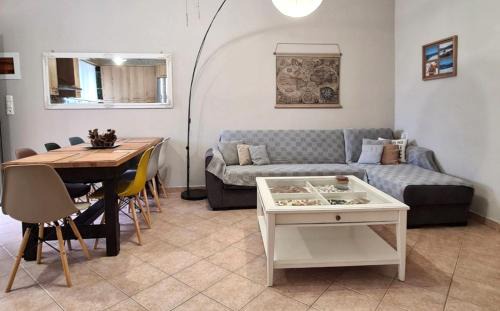 Sfinari House | Colimbos accommodation, 2 min from the beach