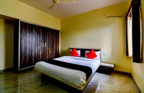 Somatane Hotel | Collection O Dwarka Lodge