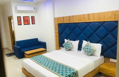 Anand Hotel | Collection O Hotel Green Park