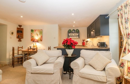 Bridport Cottage | COLLY COTTAGE, pet friendly, character holiday cottage in Dottery