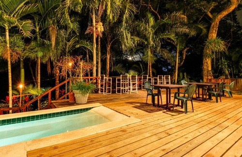 Bullet Tree Falls Apartment | Colonial Suite @ Mahogany Hall