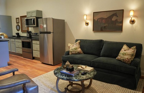 Demopolis Apartment | Colony - The Flats Demopolis