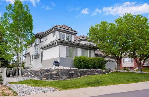 Aurora House | Colorado Lux Peace & Love Top 2 Floors Only