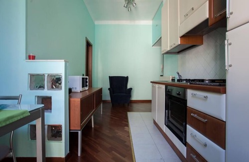 Portello Apartment | Colorful apt in Milano