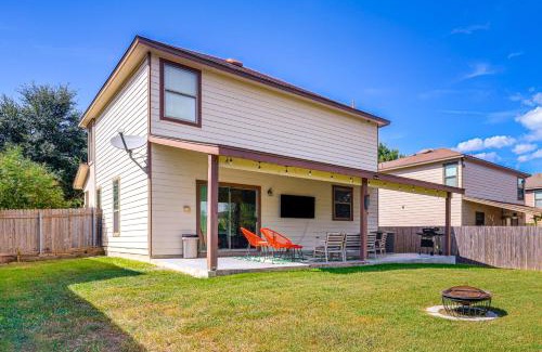 Kyle House | Colorful Kyle Home with Pool Access Pets Welcome!