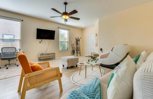 Kyle House | Colorful Kyle Home with Pool Access Pets Welcome!