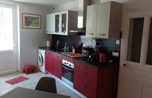 Le Vigeant House | Colourful well equipped 2-Bed House in Le Vigeant