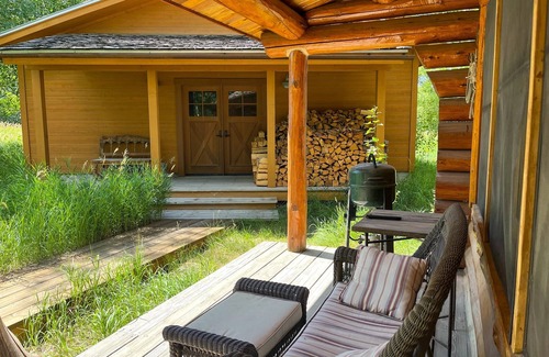 Clawson Cabin | Colter Cabin: Classic Log Cabin w/Privacy & Views