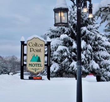 Manhattan Hotel | Colton Point Motel