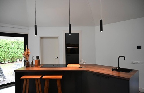 Municipality of Harderwijk House | Come and enjoy the beautiful detached bungalows, fully equipped with a spacious kitchen and cozy fireplace