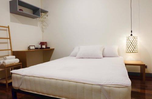 Uthai Thani Bed & Breakfast | Comeneetee Uthai