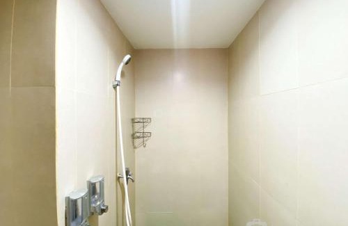 Duren Sawit Apartment | Comfort 1BR at Gateway Park LRT City Jatibening Apartment By Travelio