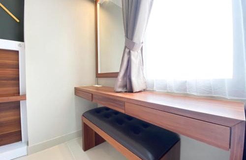 Duren Sawit Apartment | Comfort 1BR at Gateway Park LRT City Jatibening Apartment By Travelio