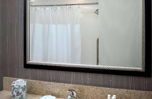 Tinton Falls Hotel | Comfort and Convenience! 3 Modern Units, Near Lincroft Village Green!