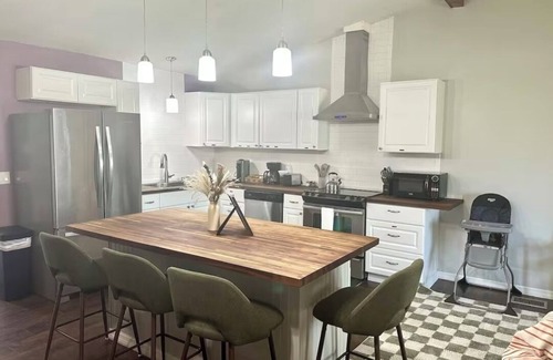 Spring Hill House | Comfort Cove, 3/2, Fully Fenced, Spring Hill, FL