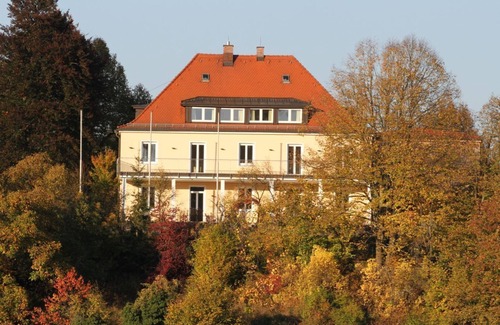 Waischenfeld House | Comfort double room with balcony and sofa bed - GER House