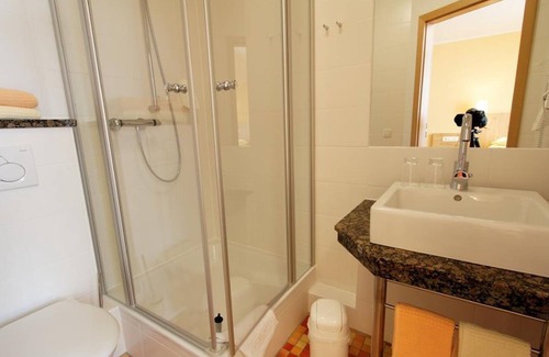 Spessart House | Comfort double room, shower or bath, WC - Hotel u. Landgasthof Zum Bockshahn