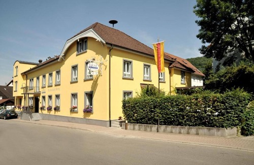 Inzlingen Apartment | Comfort family room with shower and WC