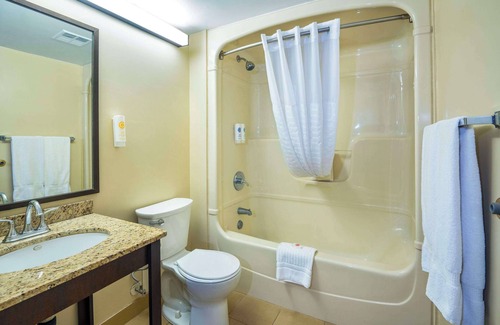 Midland Hotel | Comfort Inn Midland