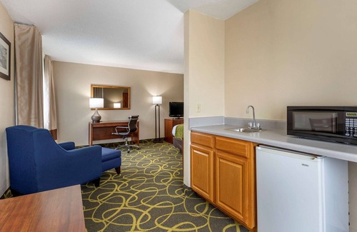 Muscatine Hotel | Comfort Inn Muscatine near Hwy 61