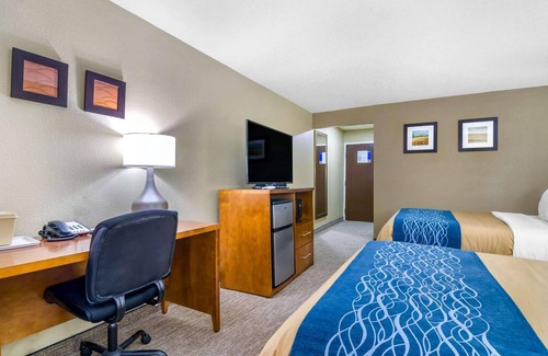 Ottawa Apartment | Comfort Inn Ottawa - Superior Queen Suite with Two Queen Beds - Non Smoking