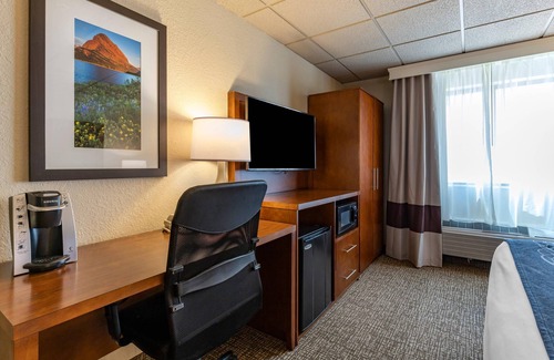 Shelby Hotel | Comfort Inn & Suites Gateway to Glacier National Park