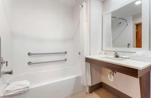 LaVale Hotel | Comfort Inn & Suites LaVale - Cumberland