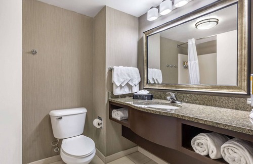 Revere Hotel | Comfort Inn & Suites Logan International Airport
