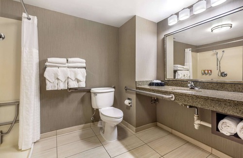 Revere Hotel | Comfort Inn & Suites Logan International Airport