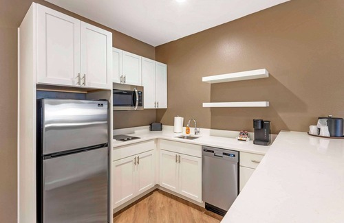 Verona Hotel | Comfort Inn & Suites Verona at Turning Stone Resort Casino